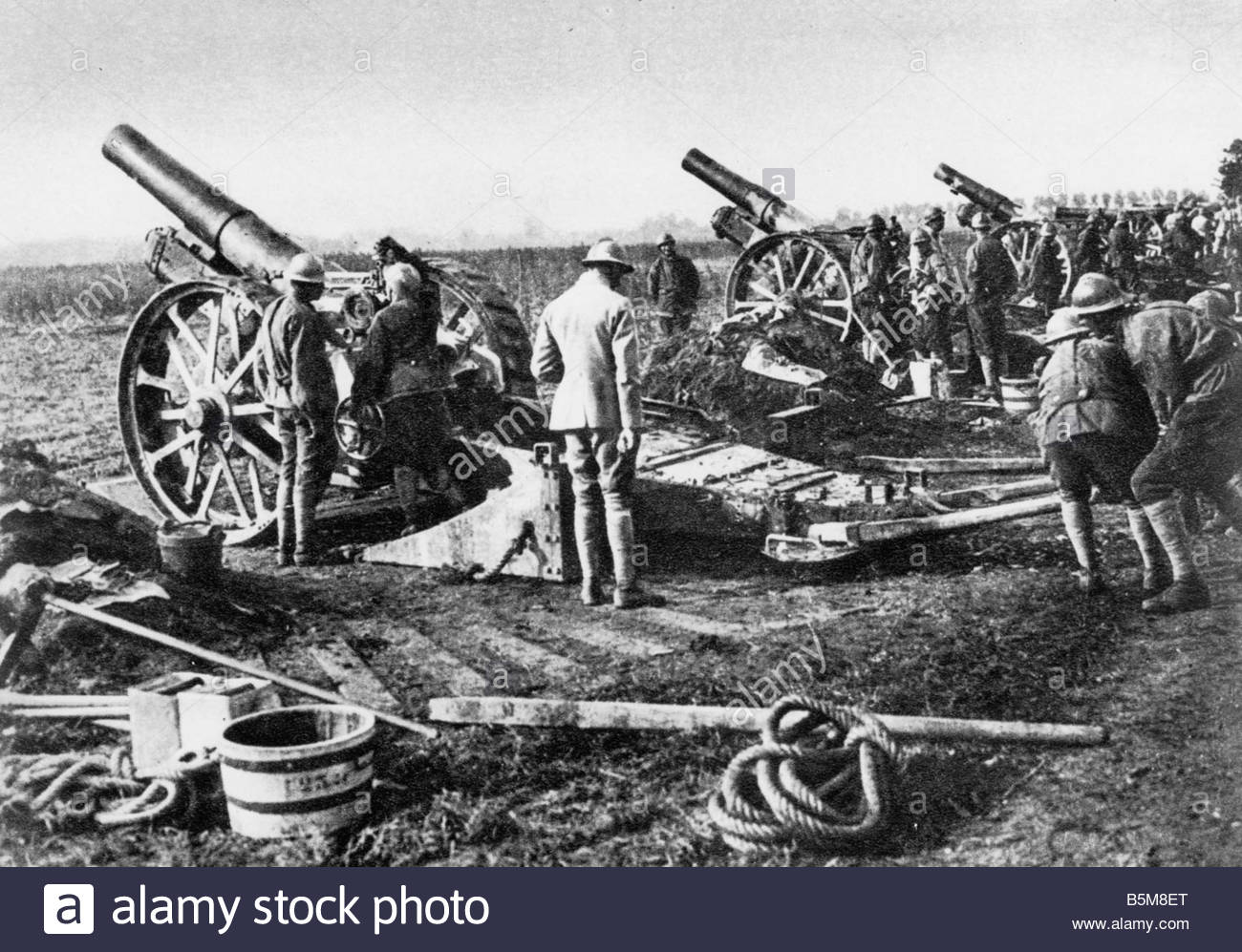 British guns at Battle of the Somme, summer 1916.