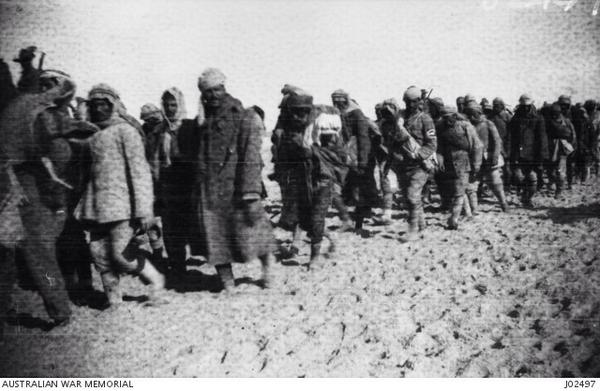 Ottoman prisoners at Romani, August 1916.
